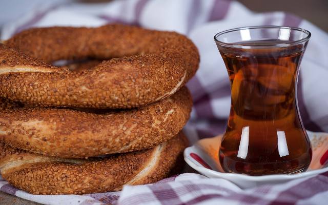 Istanbul Simit and Tea snack