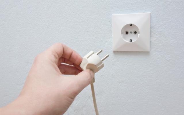 Turkey electricity voltage featuring the wall socket and plug type